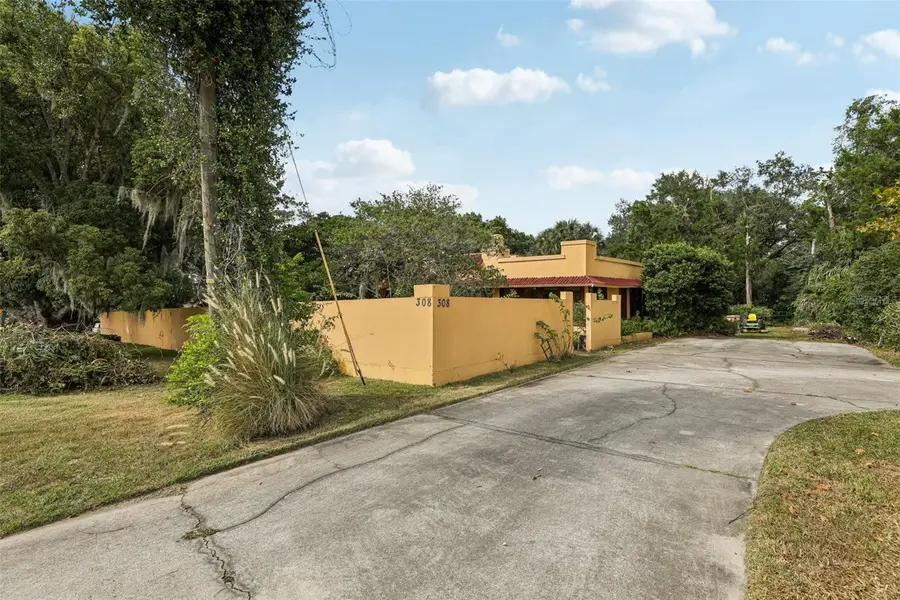 308 Sunnyside Dr, Leesburg, FL 34748 - Image #2