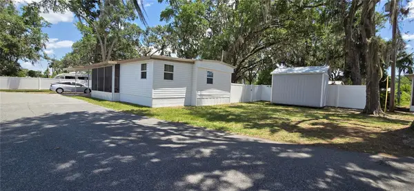 813 Oakwood Circle, WILDWOOD, FL 34785