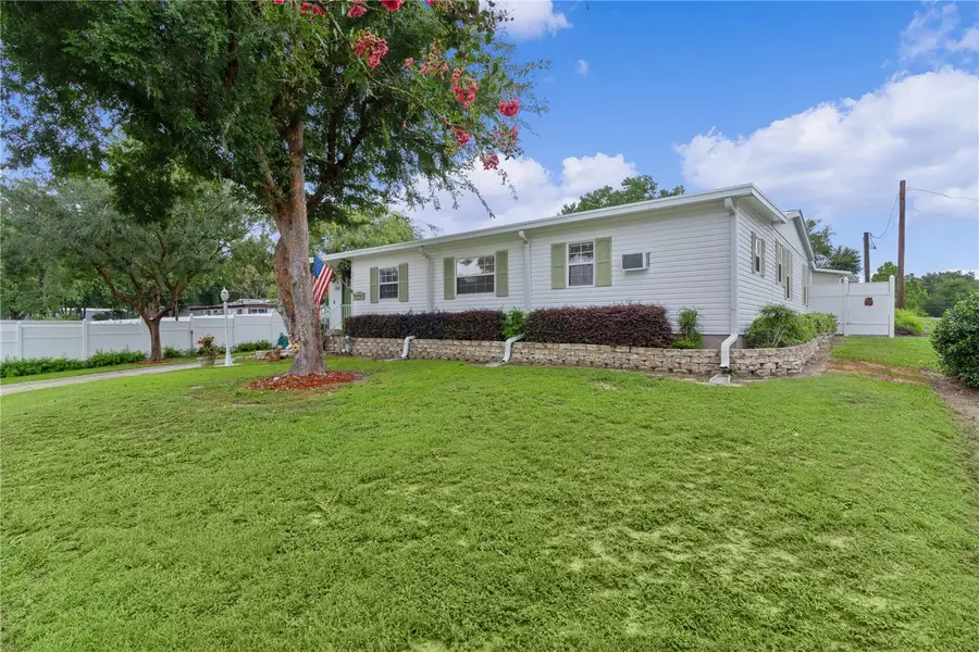 111 Mark Avenue, Lady Lake, FL 32159 - Image #2