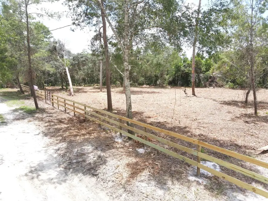 E Pine Street, Paisley, FL 32767 - Image #2