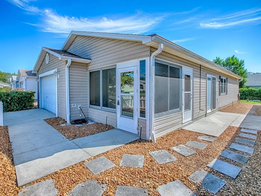 17235 SE 93rd Demoss Court, The Villages, FL 32162 - Image #3