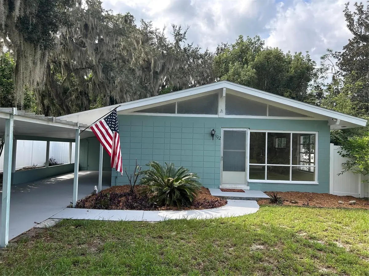 102 E Pendleton Avenue, Eustis, FL 32726 - Image #1