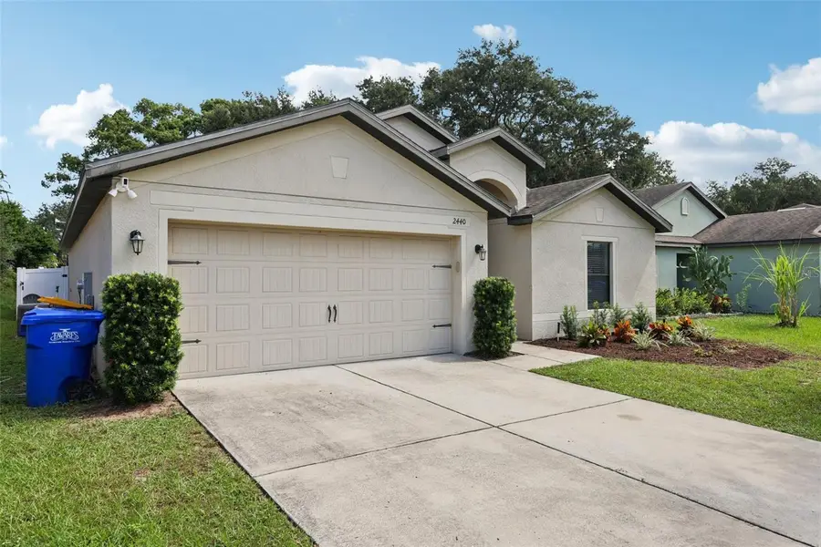 2440 Bracknell Forest Trail, Tavares, FL 32778 - Image #2