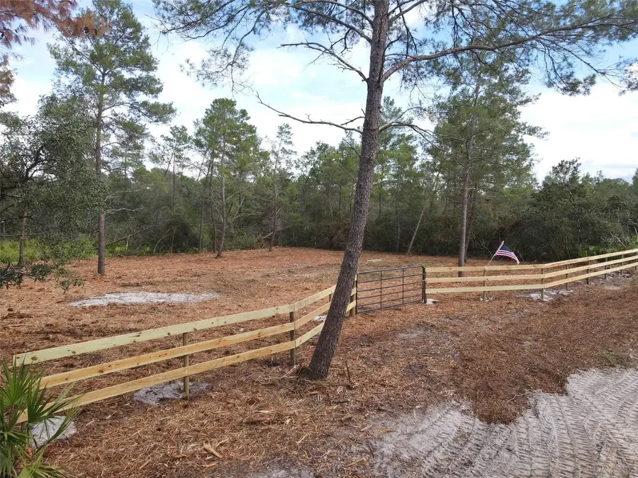 Kentucky Street, Paisley, FL 32767 - Image #3