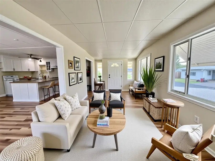 111 Jacaranda Drive, Leesburg, FL 34748 - Image #3