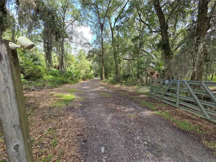 17755 Se 283rd Avenue, Umatilla, FL 32784 - Image #3
