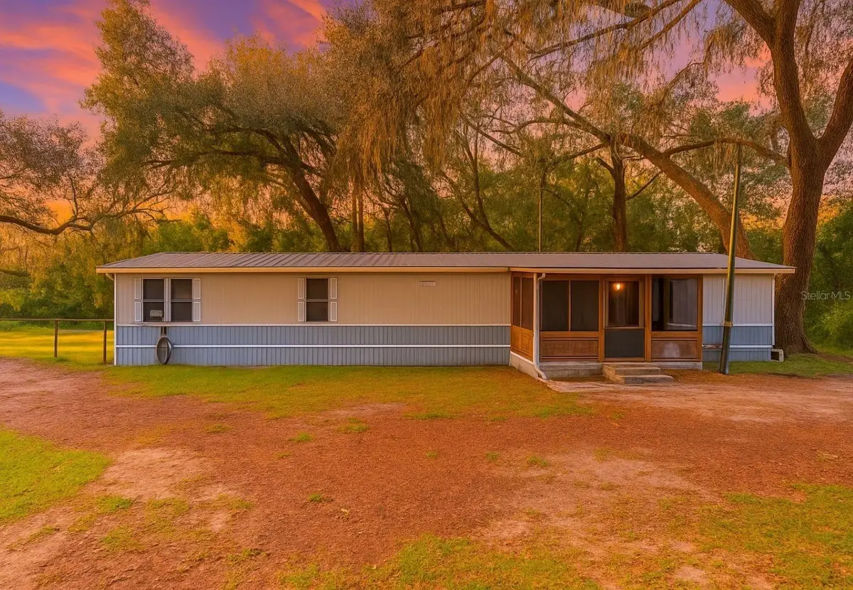 20072 SE 155th Place, Umatilla, FL 32784 - Image #1