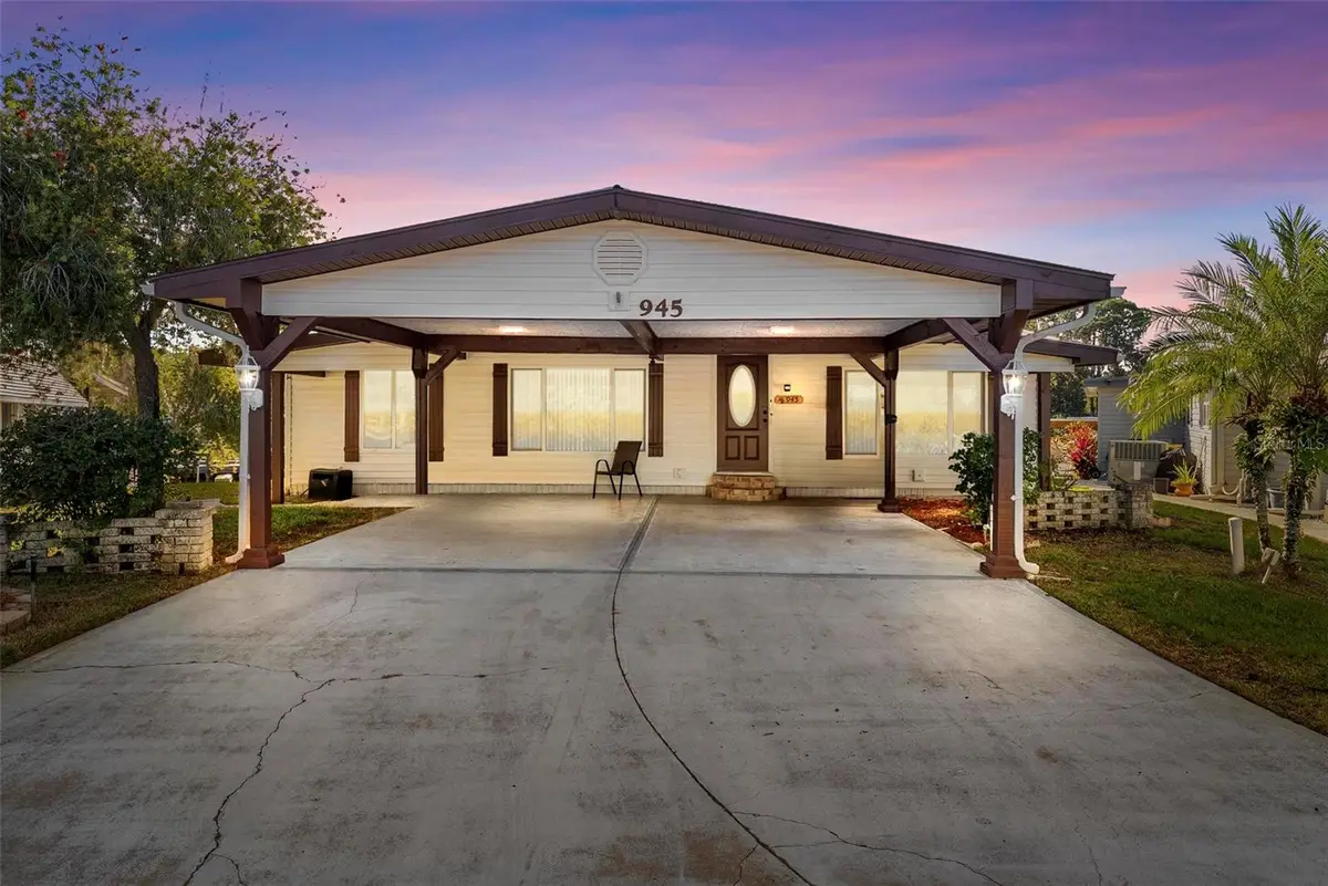 945 Todd Way, Tavares, FL 32778 - #1