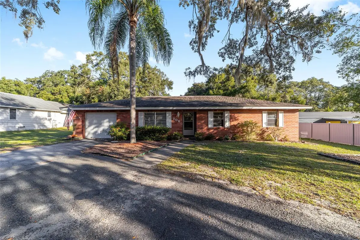 206 E Fountain Street, Fruitland Park, FL 34731 - Image #1