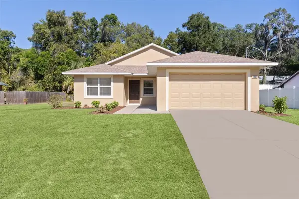 323 W Lady Lake Boulevard, LADY LAKE, FL 32159