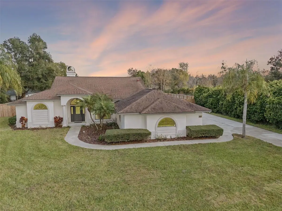 26820 Bloomfield Avenue, Yalaha, FL 34797 - Image #1