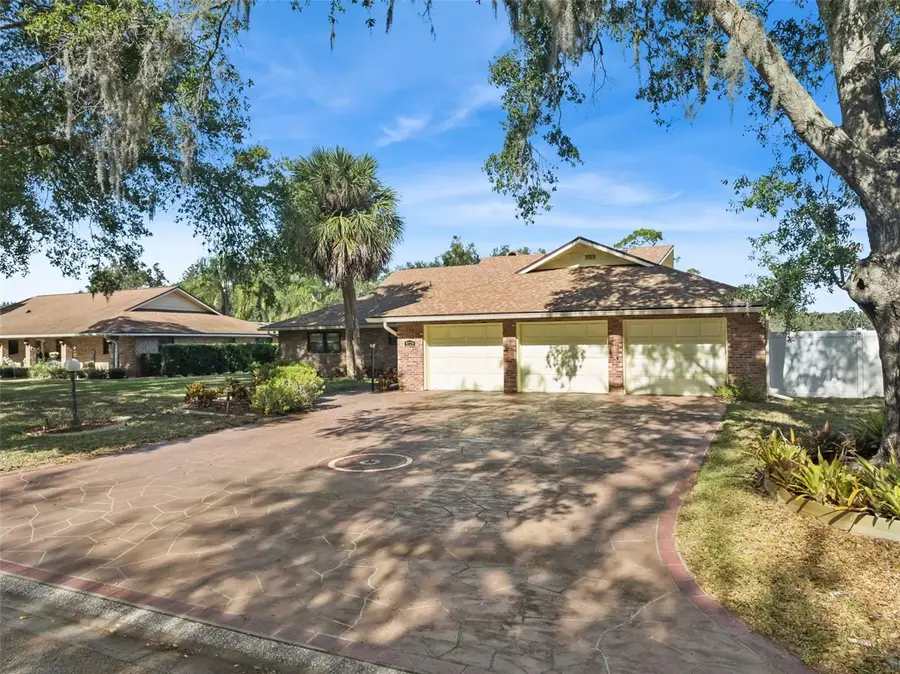 9729 Wedgewood Lane, Leesburg, FL 34788 - Image #2