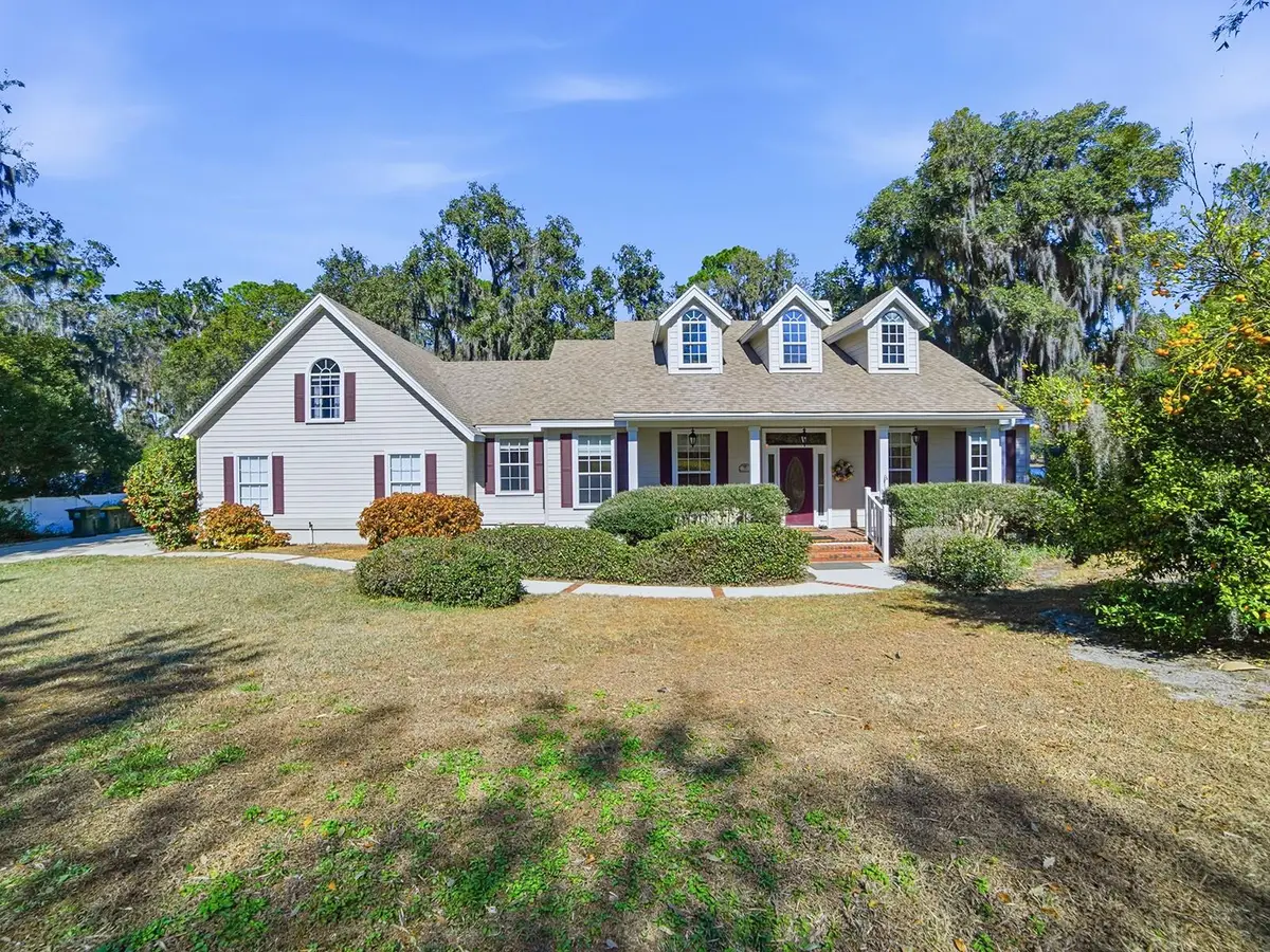 592 Crescent Street, Umatilla, FL 32784 - #1