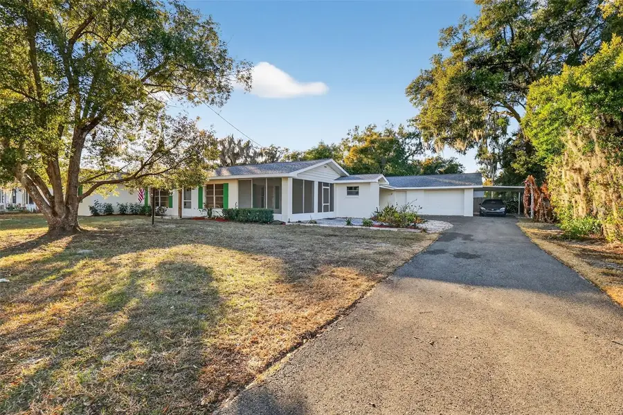 40 S Kentucky Avenue, Umatilla, FL 32784 - #2