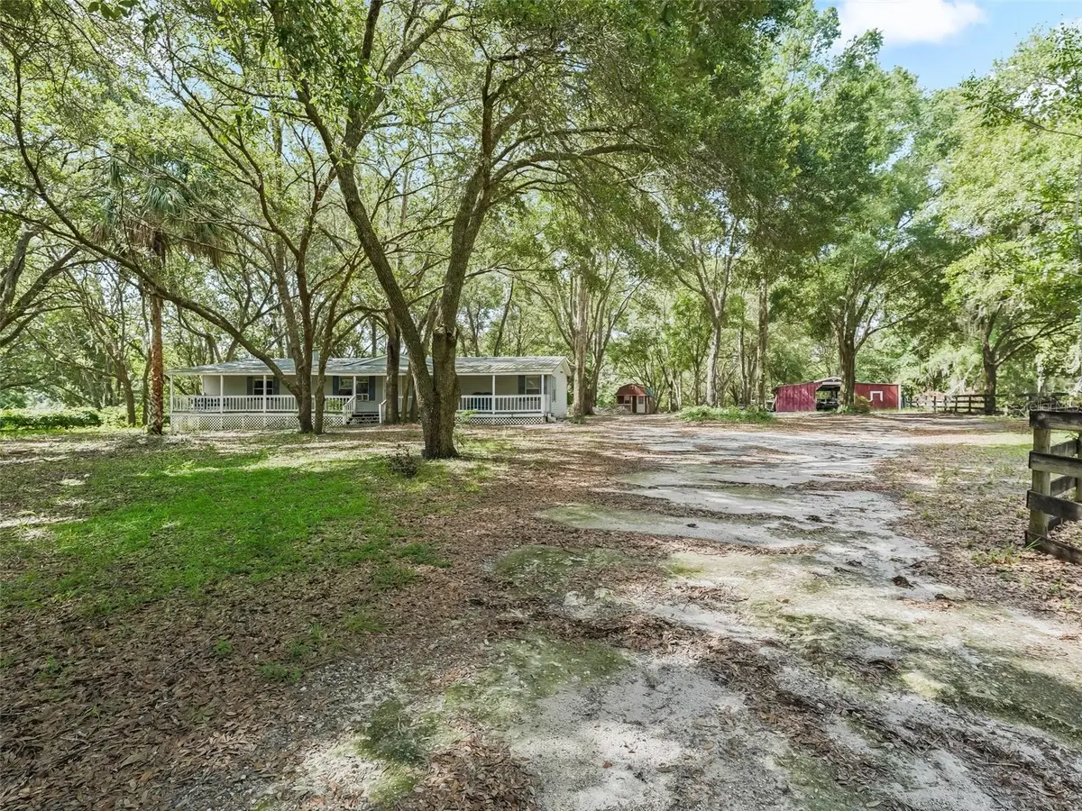 17070 SE 173rd Terrace Road, Weirsdale, FL 32195 - Image #1