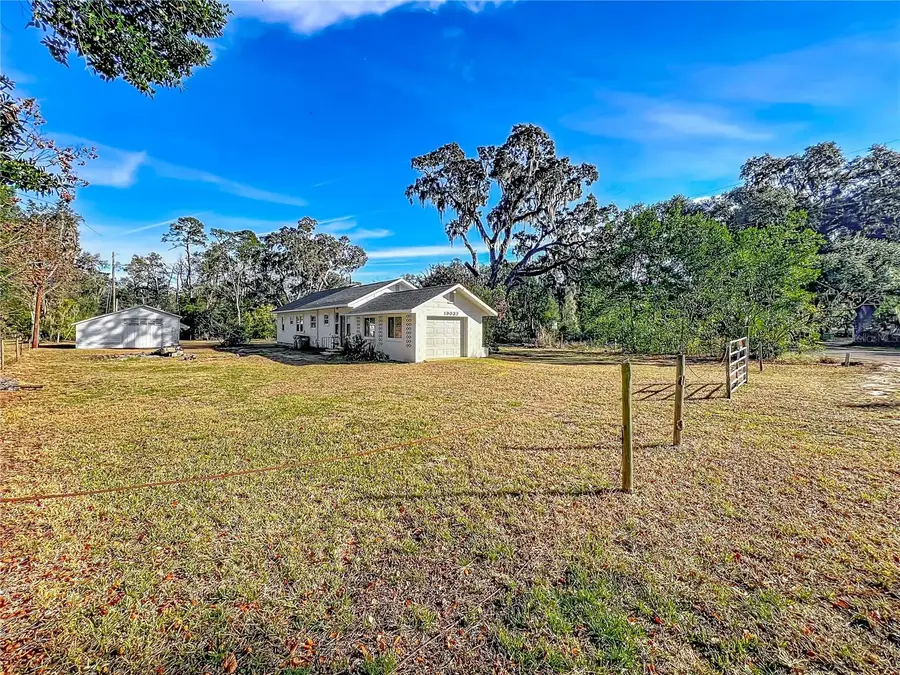 19037 Ravenswood Road, Altoona, FL 32702 - Image #2