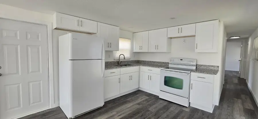 805 E Live Oak Street, Wildwood, FL 34785 - Image #3