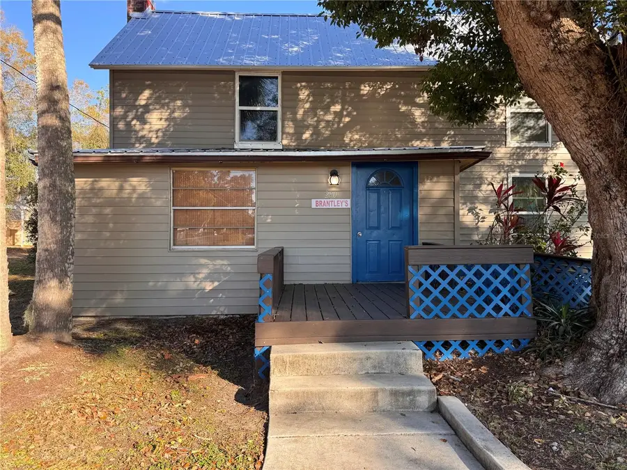 290 N Trowell Avenue, Umatilla, FL 32784 - Image #2