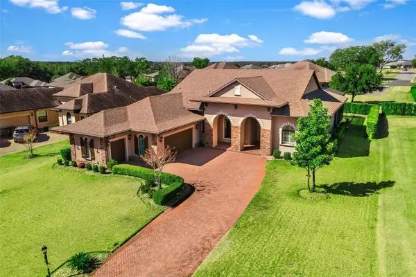 39513 Hillrise Lane, LADY LAKE, FL 32159