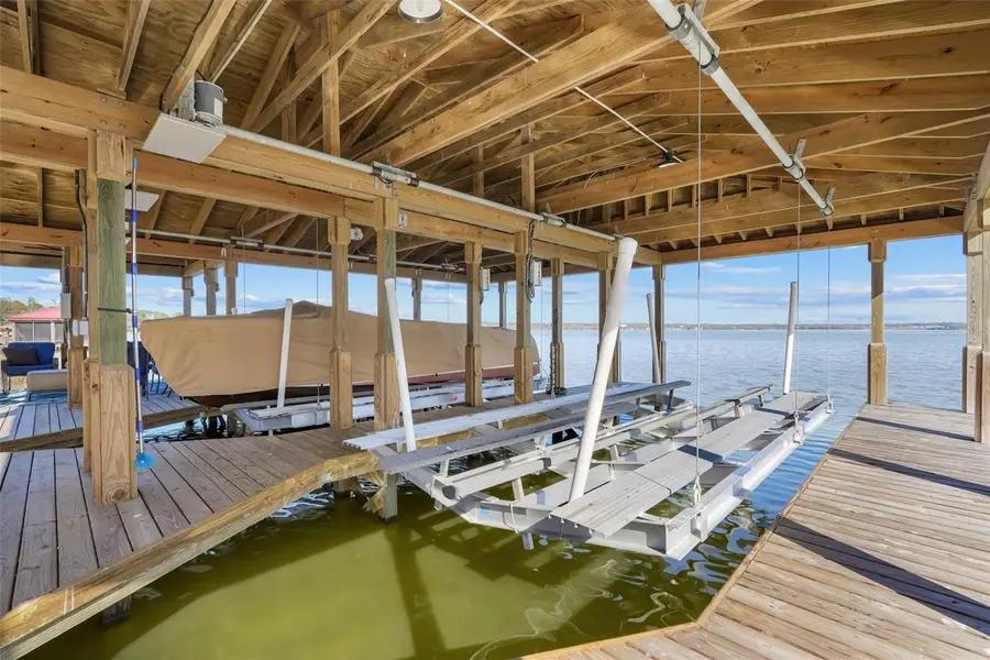 3111 Lakeshore Drive, Mount Dora, FL 32757 - #3