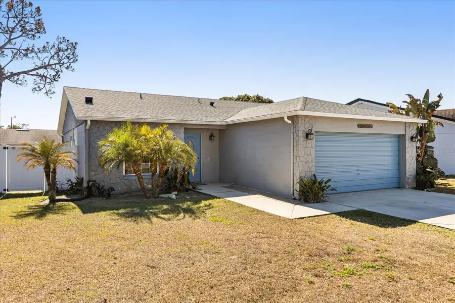 8954 Valencia Gardens Drive, Orlando, FL 32825 - #2