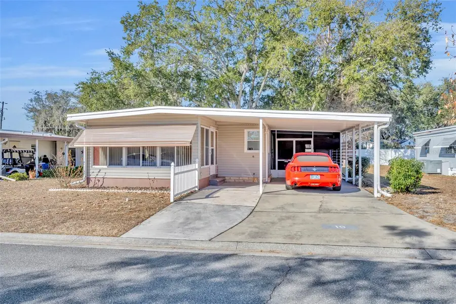 19 Hawaiian Way, Leesburg, FL 34788 - #3