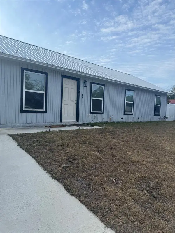 428 Four Seasons Avenue, MASCOTTE, FL 34753