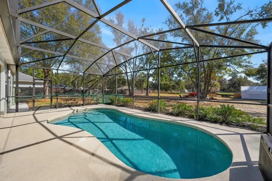 260 Cassady Street, Umatilla, FL 32784 - #3