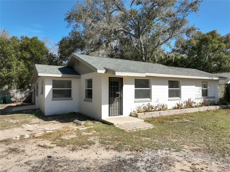 301 E Atwater Avenue, Eustis, FL 32726 - #2