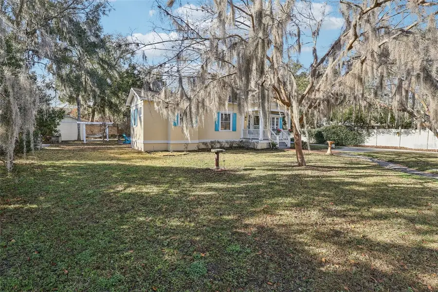 832 E 9th Avenue, Mount Dora, FL 32757 - #2