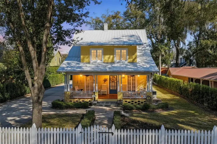 932 N Mcdonald Street, Mount Dora, FL 32757 - #3