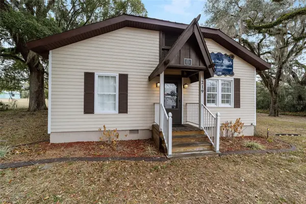 219 W Mcclendon Street, LADY LAKE, FL 32159