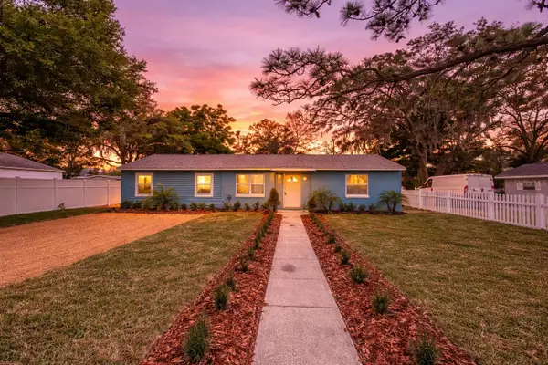 25 E Charlotte Avenue, EUSTIS, FL 32726