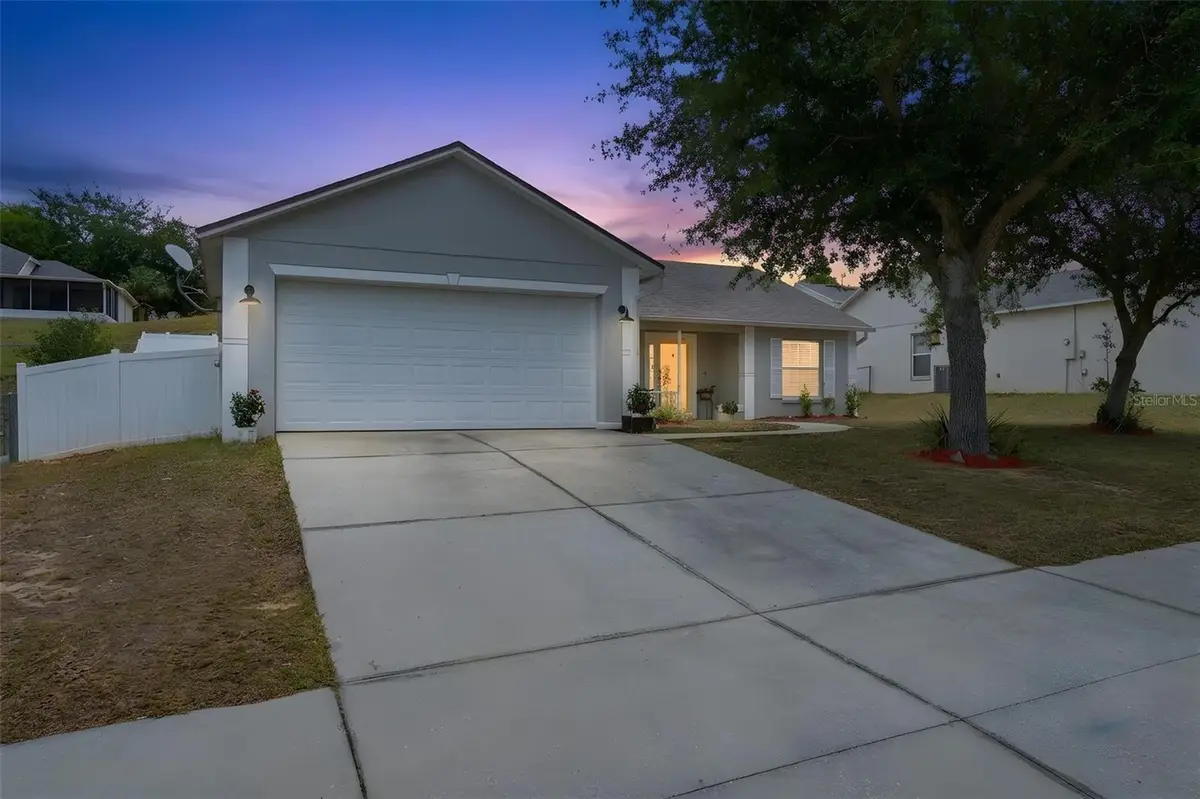 812 Shore Breeze Way, Minneola, FL 34715 - #1