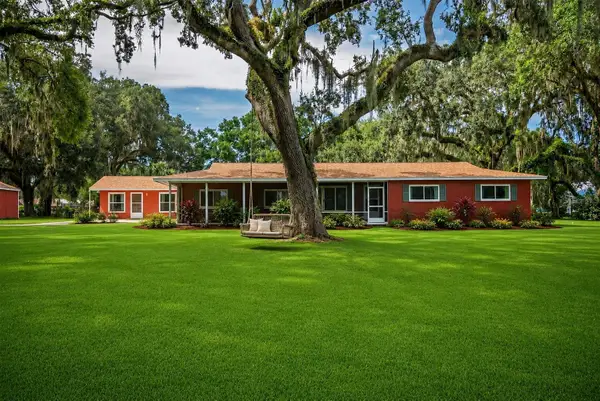 2710 Westside Drive, LEESBURG, FL 34748