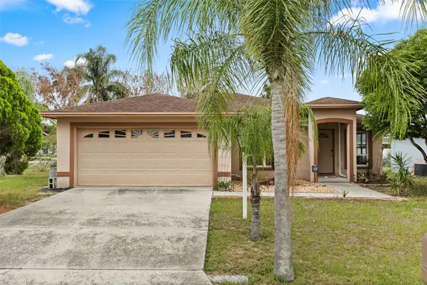 329 Lake Daisy Loop, WINTER HAVEN, FL 33884