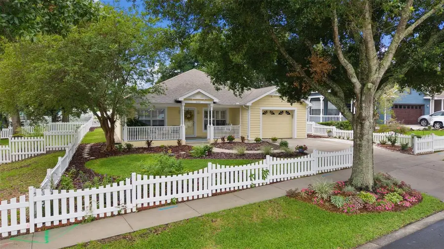 1622 Laurel Way, Tavares, FL 32778 - #2