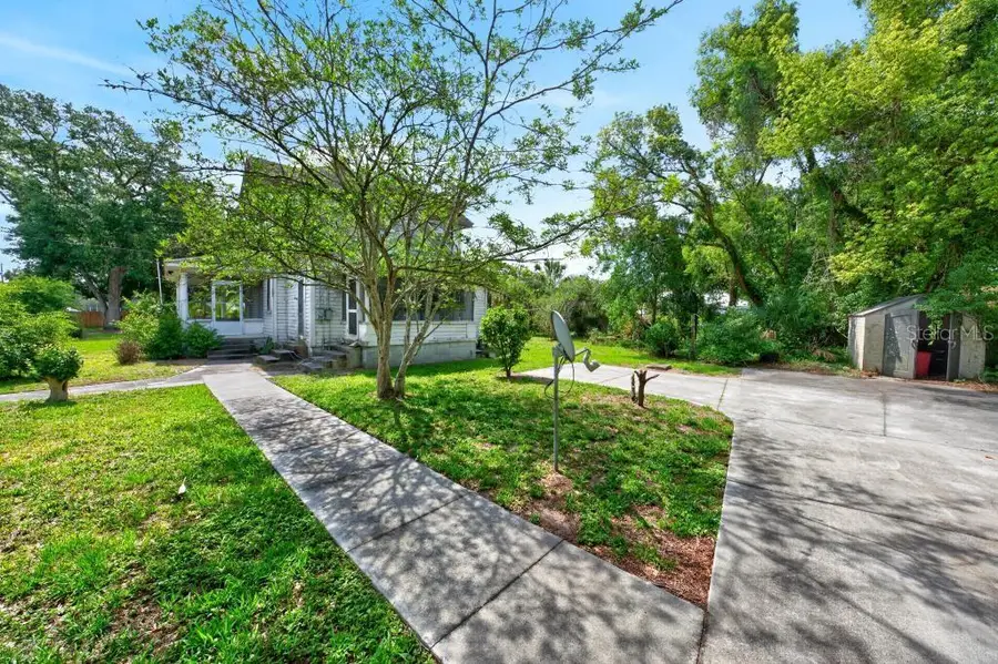 102 S Trowell Avenue, Umatilla, FL 32784 - #3