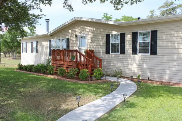 11165 Old Squaw Avenue, WEEKI WACHEE, FL 34614