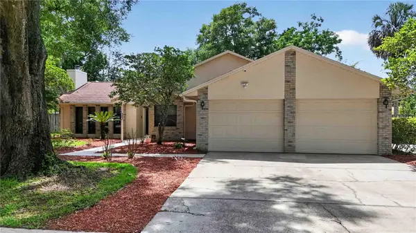 207 Pinecrest Road, MOUNT DORA, FL 32757