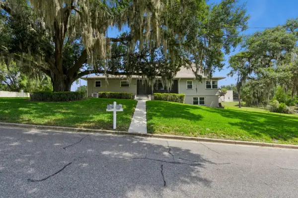 490 W Desoto Street, CLERMONT, FL 34711