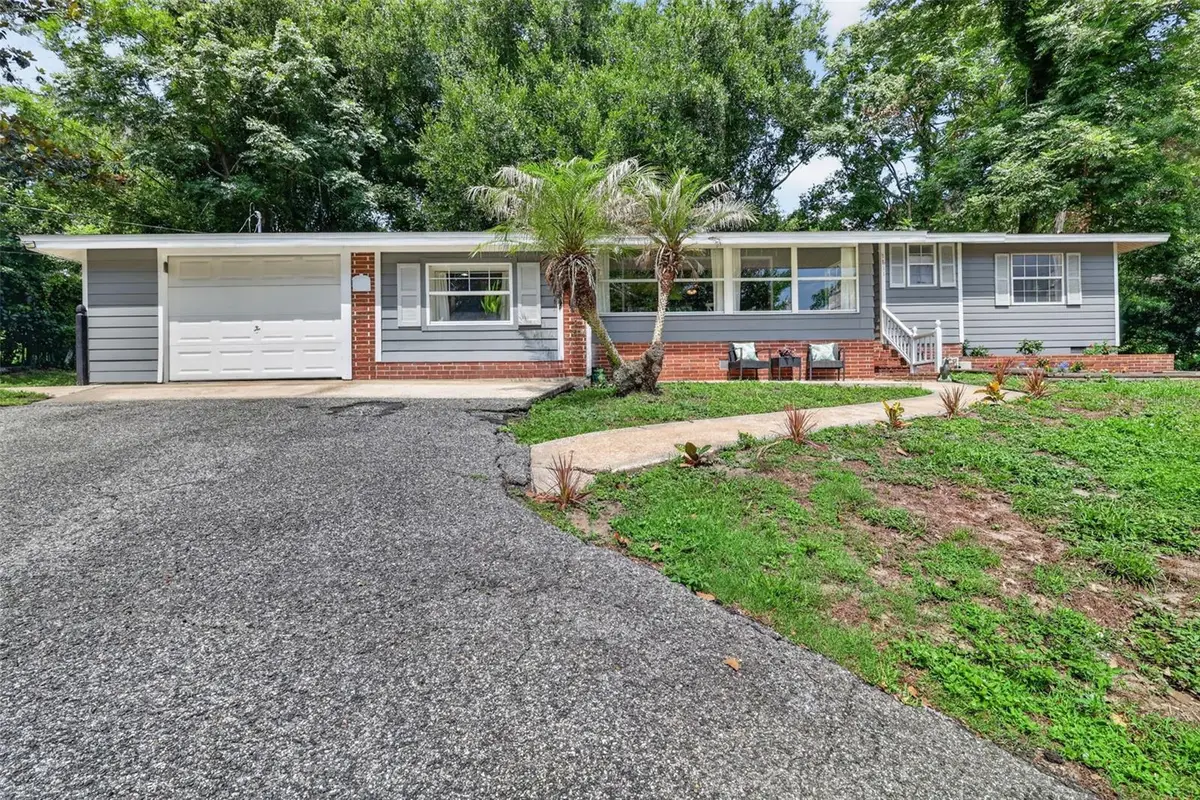 1811 Hilltop Drive, Mount Dora, FL 32757 - #1
