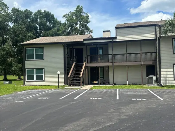 17202 Sandalwood Drive #202, WILDWOOD, FL 34785