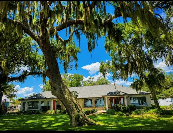 1341 W Lakeshore Drive, CLERMONT, FL 34711