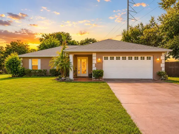 200 Waters Edge Drive, LEESBURG, FL 34748