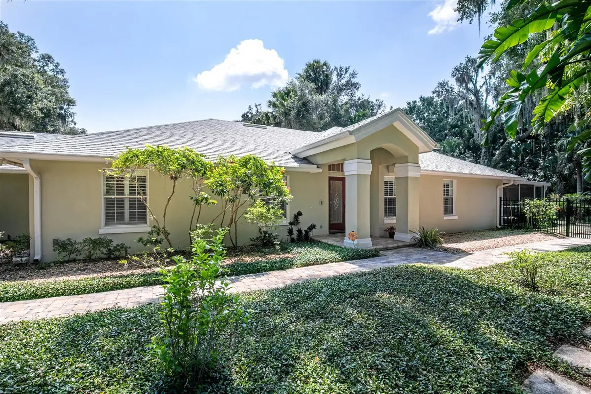 16720 Beauclaire Ct, Tavares, FL 32778 - #1