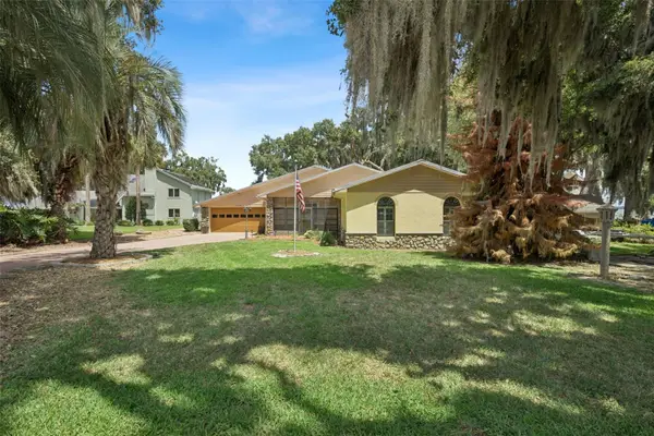 35040 Shady Oaks Lane, FRUITLAND PARK, FL 34731