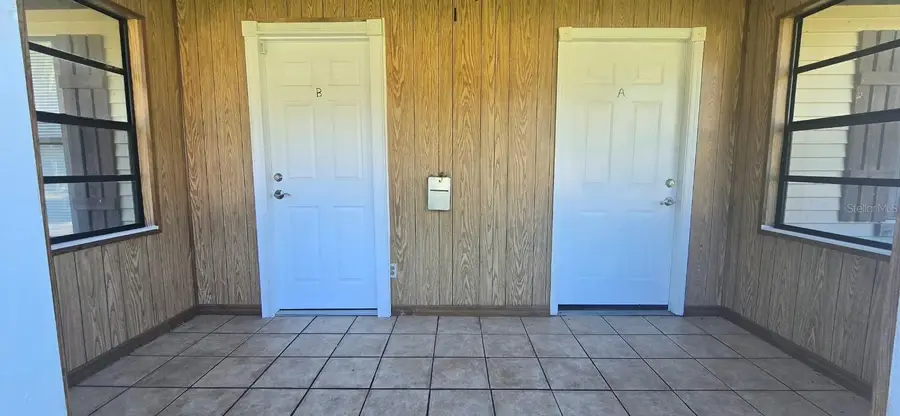 541 Sunset Avenue, Umatilla, FL 32784 - #3