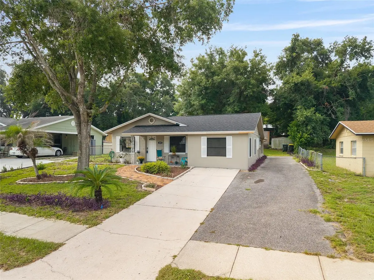 1015 W Montrose Street, Clermont, FL 34711 - #1