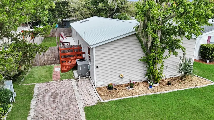 16 Cayman Circle, Umatilla, FL 32784 - #2
